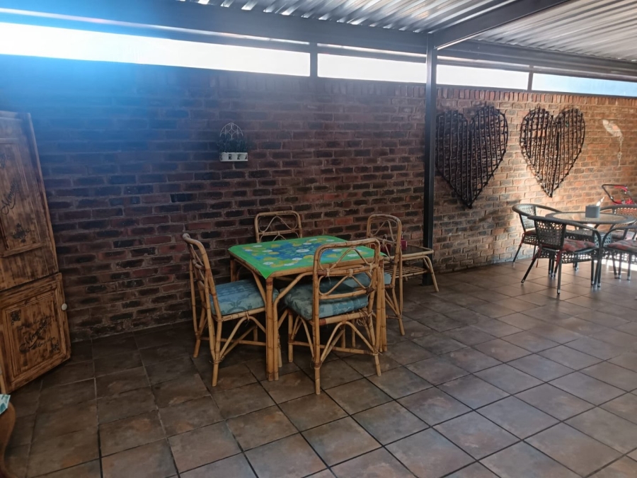 3 Bedroom Property for Sale in Rhodesdene Northern Cape